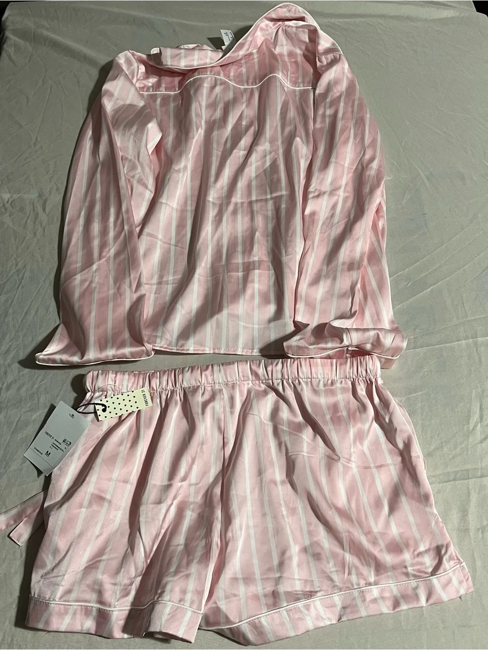 Forever 21 Pink and White Striped Satin Pajama Set Women’s Size Medium NWT